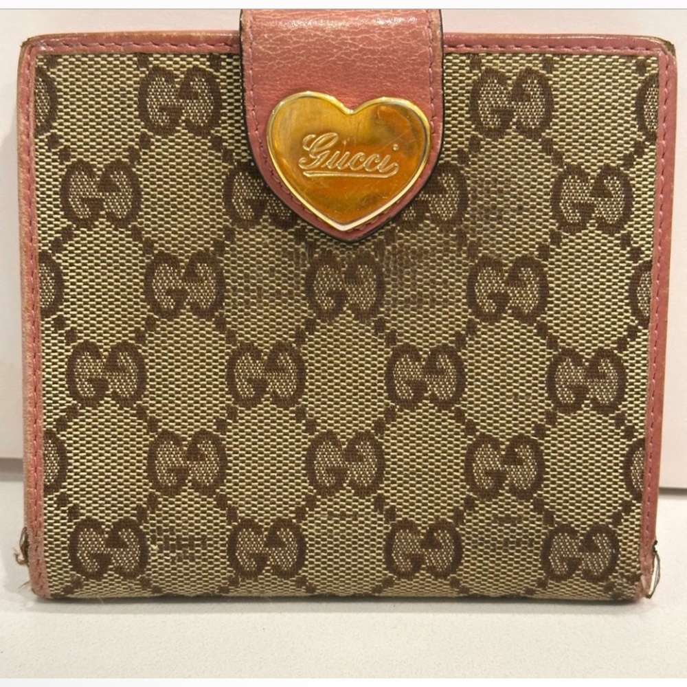 Gucci Wallet more life left  Vintage . Cards money id holder heart icon luxury